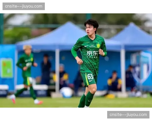 国安蒙哥马利高位逼抢战术受挫，申花长传反击利用二点球